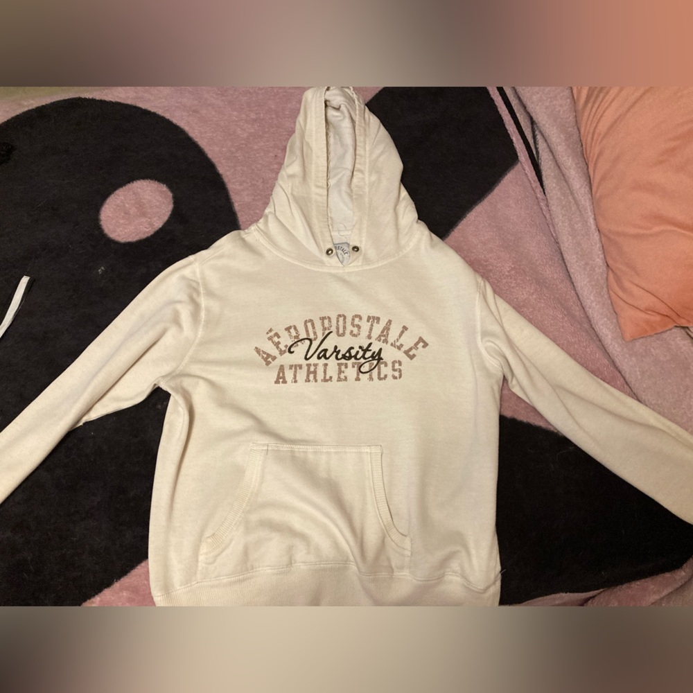 Aeropostal pull over